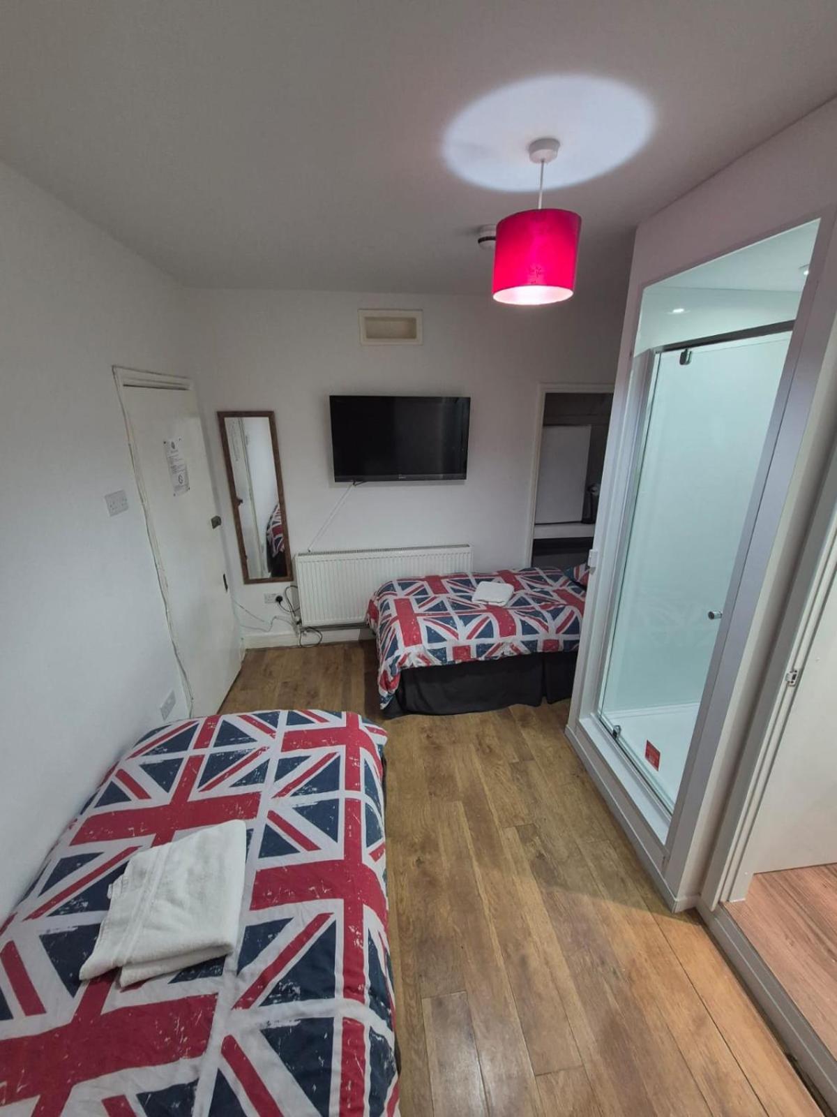Saint James Backpackers London Exterior photo