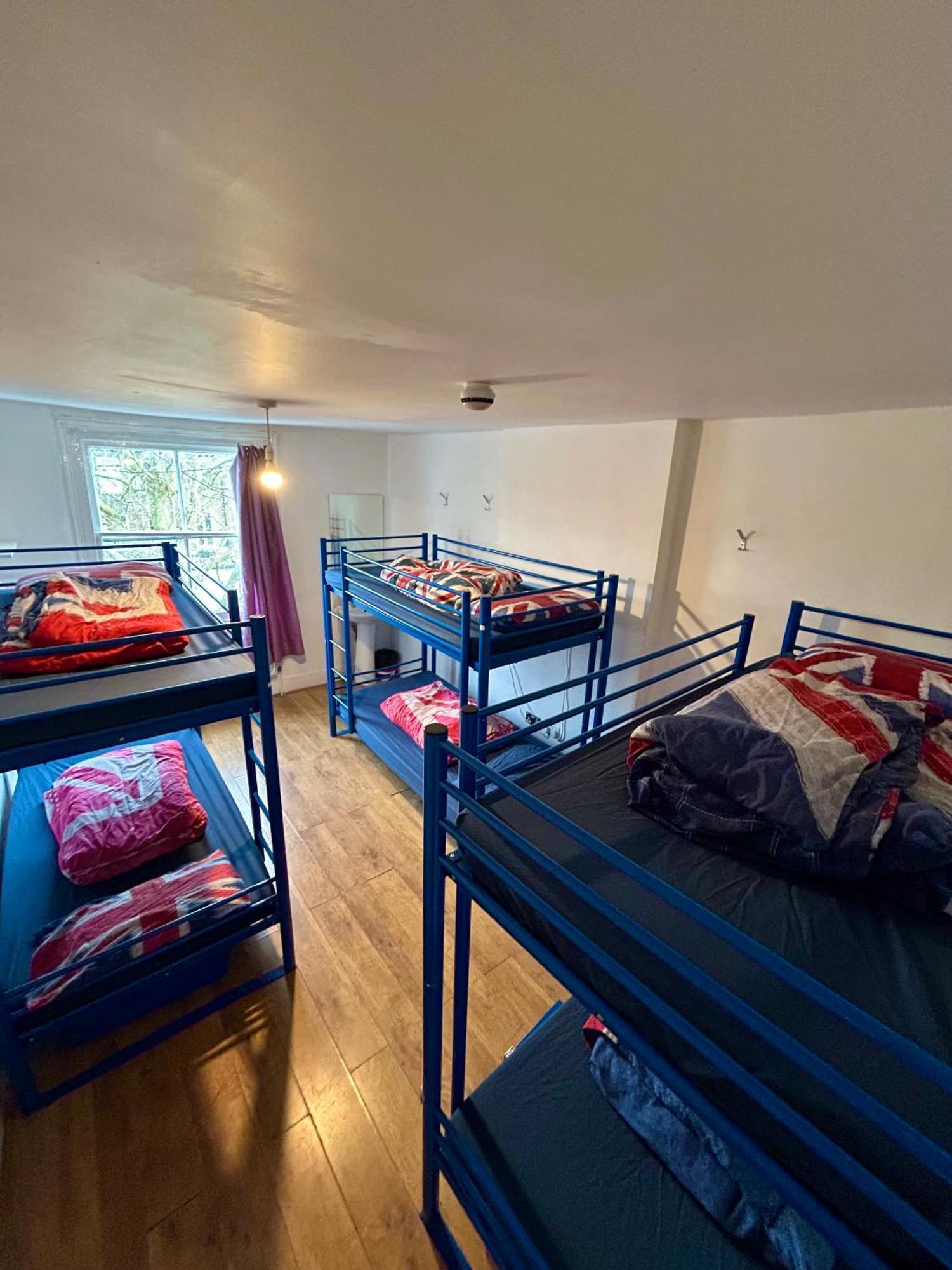 Saint James Backpackers London Exterior photo